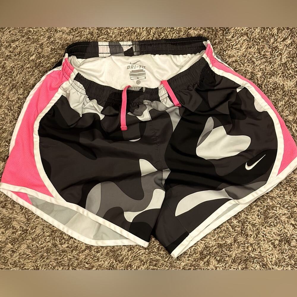 Nike Dri-Fit Neon Pink w/Black & Gray Camo Print Running Shorts Youth Large